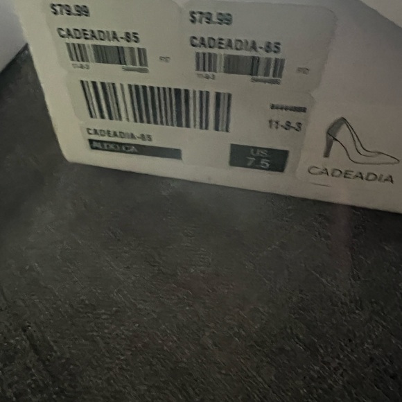 Nude satin heels with heel embellishments - Picture 2 of 3